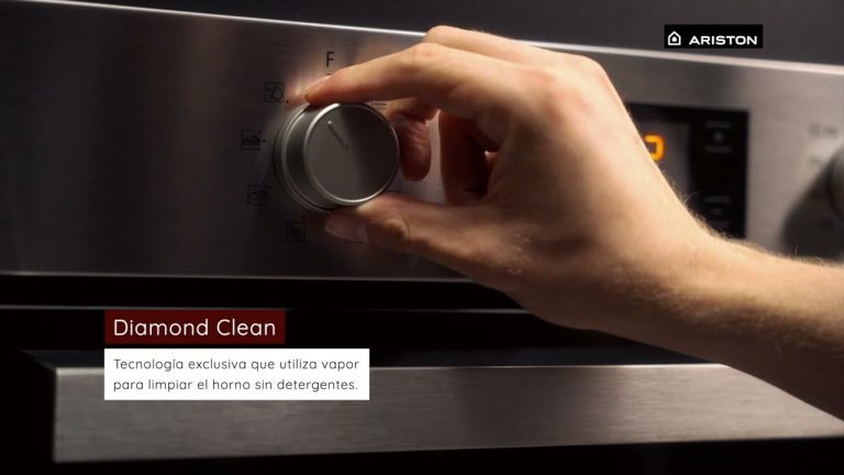 ¡Controla tu cocina con estilo! Descubre el horno eléctrico Ariston con perillas modernas